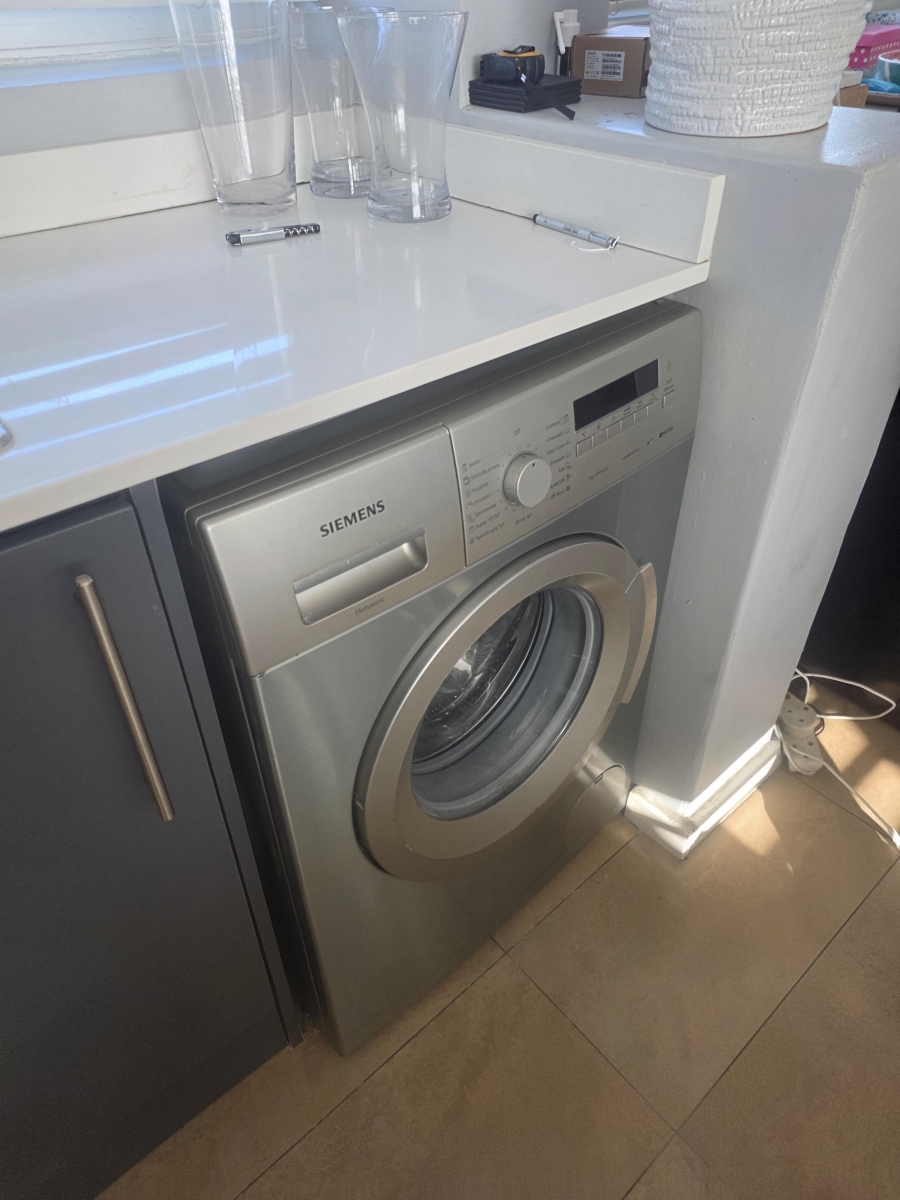 To Let 2 Bedroom Property for Rent in Sea Point Western Cape